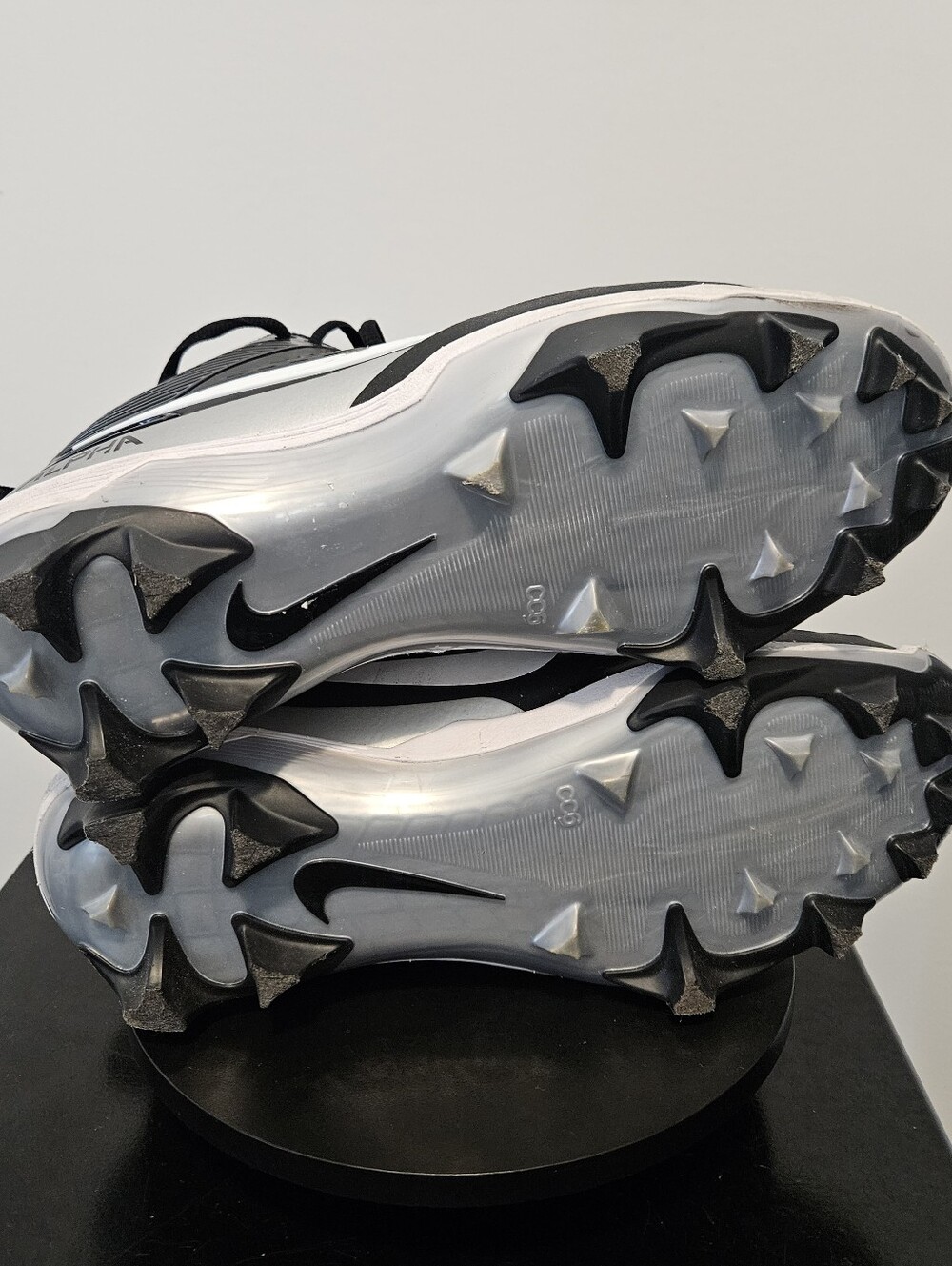 Nike Alpha Menace Strong Football Cleats II5139-010 White /Black Mens SZ 9.5 - Picture 11 of 11